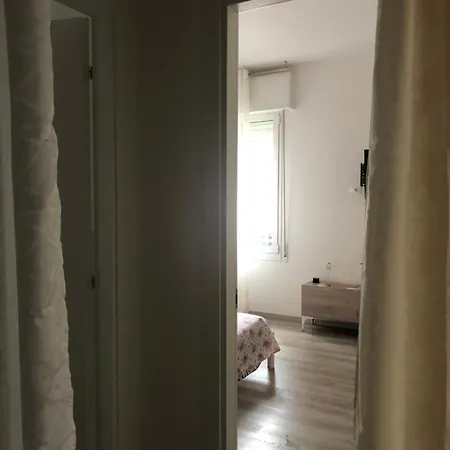 לינה וארוחת בוקר R&b Midora