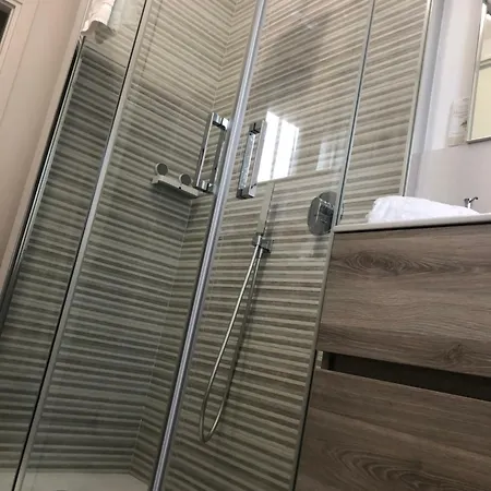 לינה וארוחת בוקר R&b Midora מודנה