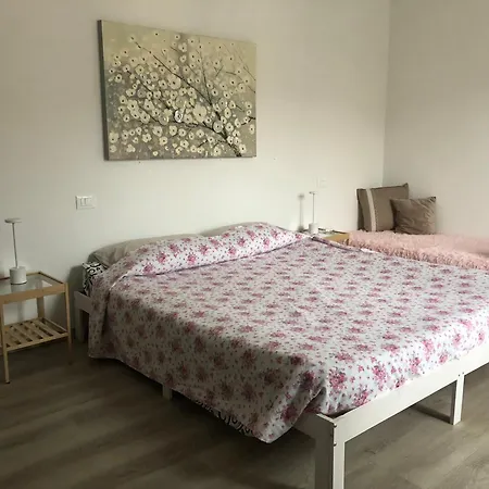 לינה וארוחת בוקר R&b Midora 4*